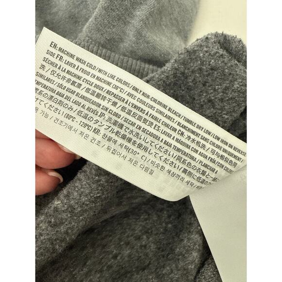 Hollister Cropped Gray  Longsleeve Sweatshirt Women's L Logo Sleeve Decals - Picture 8 of 8